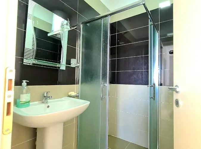 Lura 3 * Durrës